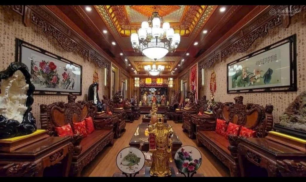 Chính chủ cần bán gấp dinh thự 1200m2 1 hầm 5 lầu thang máy