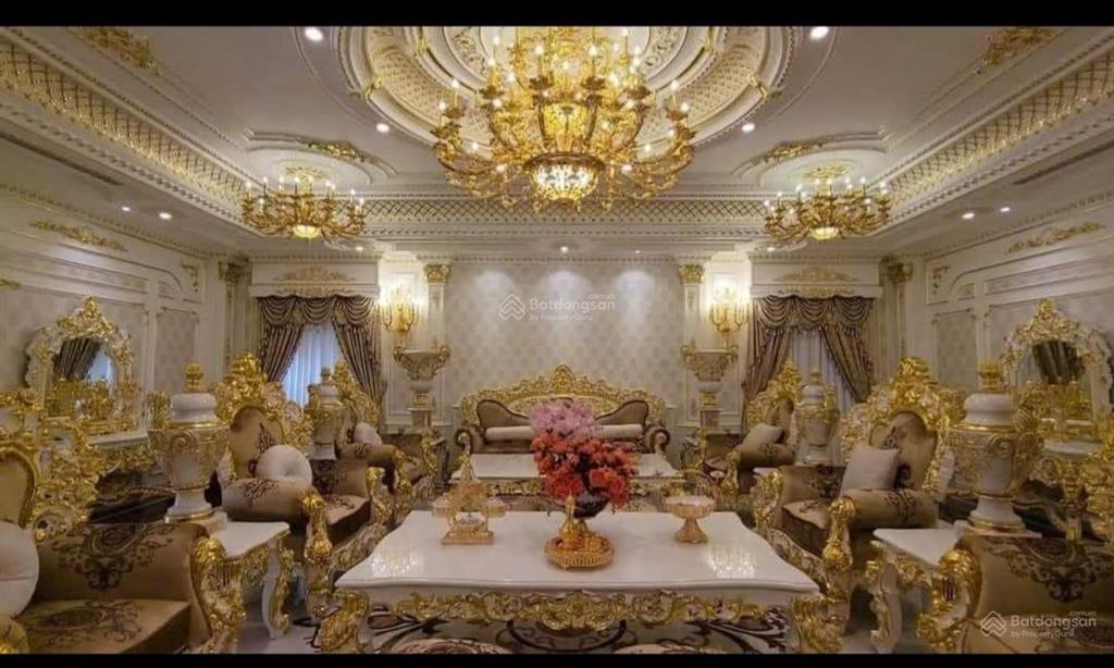 Chính chủ cần bán gấp dinh thự 1200m2 1 hầm 5 lầu thang máy