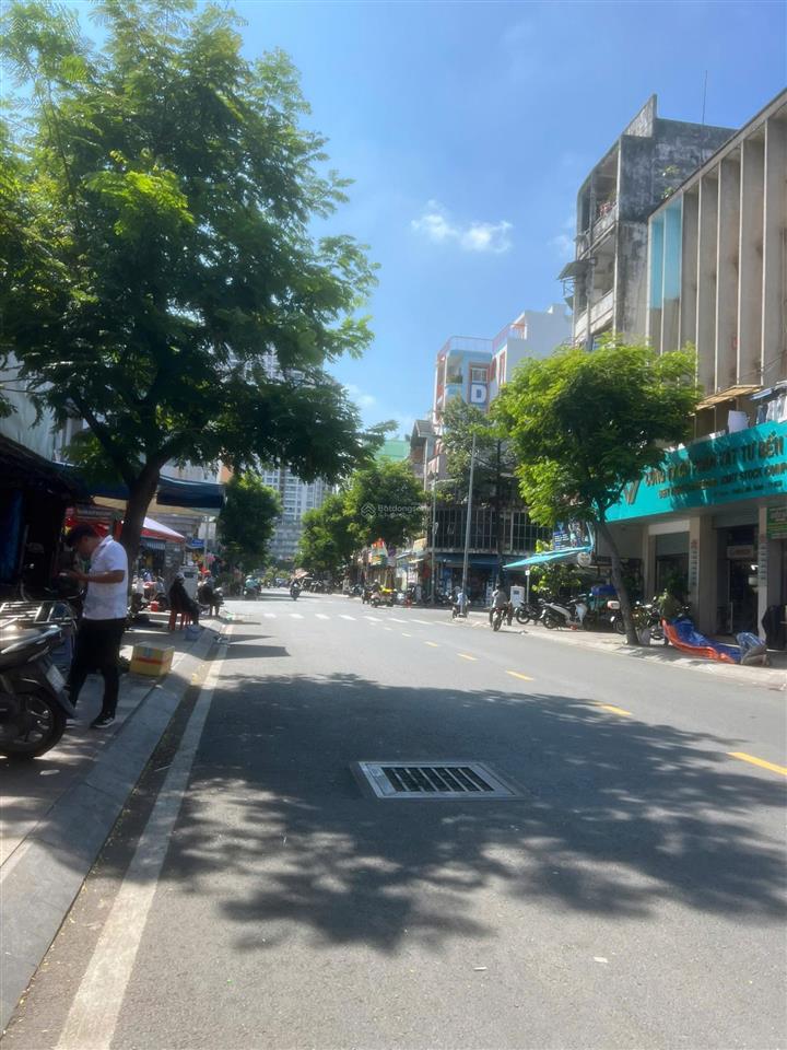 Bán nhà 2 mặt tiền trước sau yersin quận 1