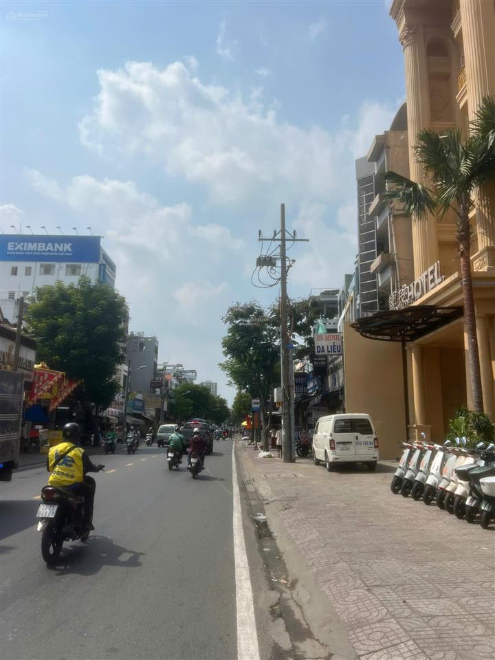 Hạ giá bán gấp nhà mtkd âu cơ vị trí cực kỳ đắc địa ngay vòng xoay dòng tiền ổn định