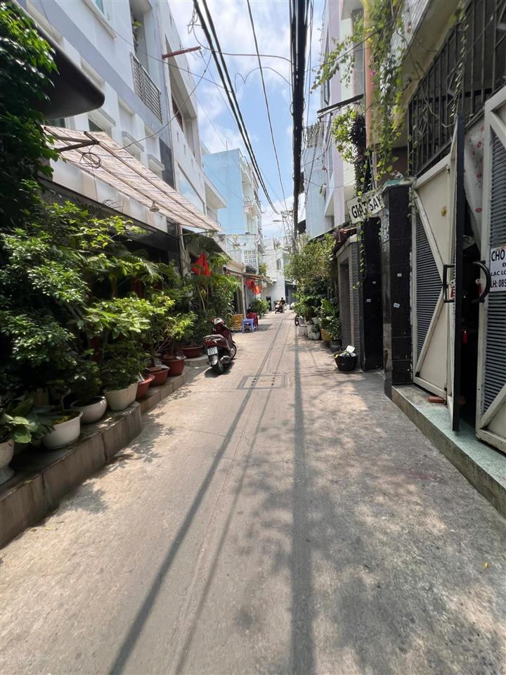 Bán gấp nhà mới đẹp hẻm 888// lạc long quân p.8 tân bình.