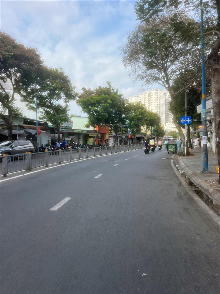 Hạ giá bán gấp nhà mặt tiền kinh doanh kênh tân hóa tân phú