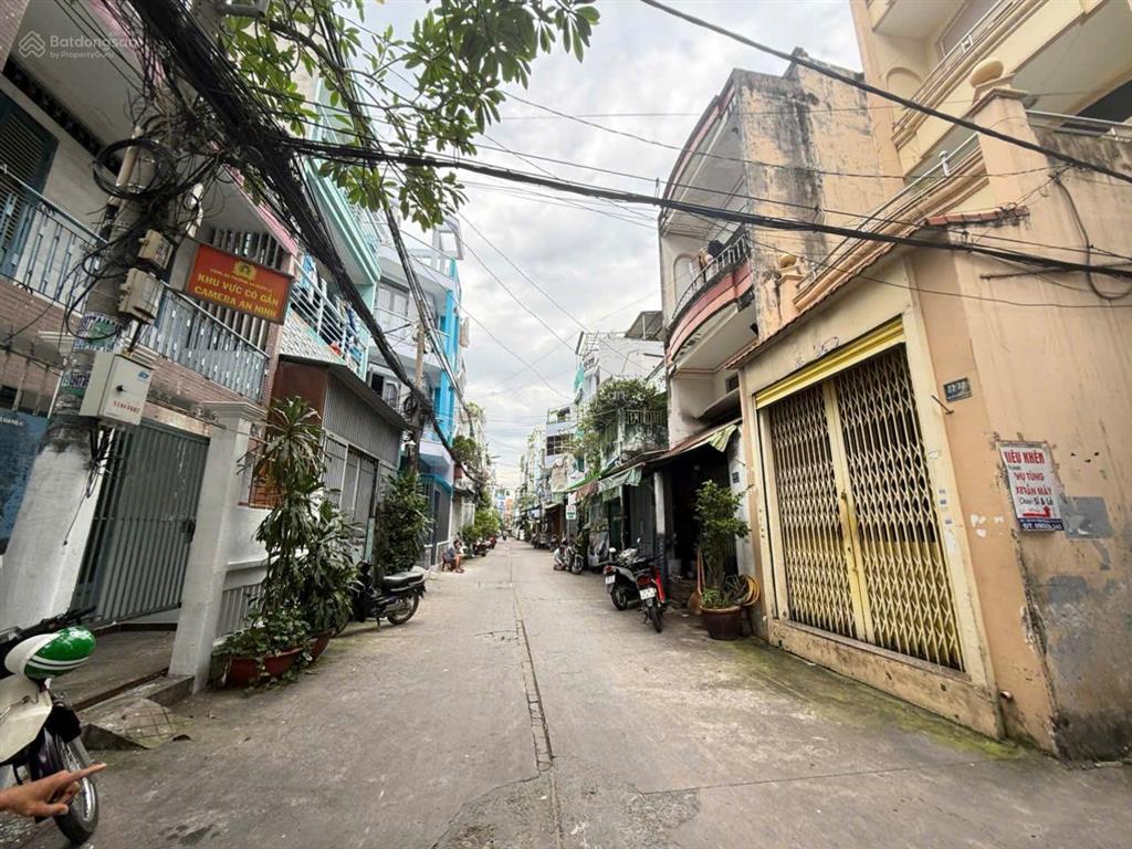 Nhà đẹp quận 11 hẻm xe tải thông ngang 5m hiếm có