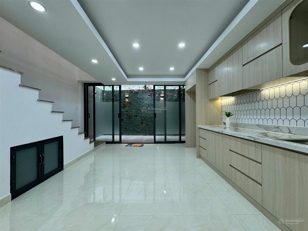 Hạ giá bán gấp nhà 5 tầng hxh trường sa, phú nhuận, ô tô ngủ trong nhà