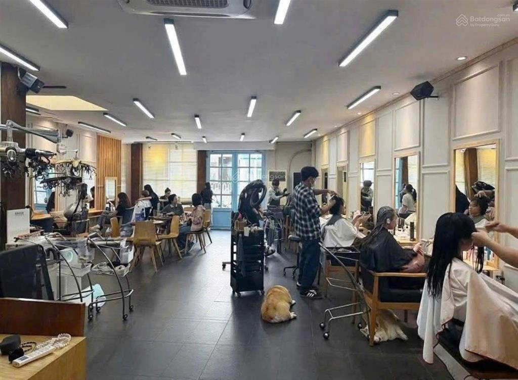 Cần bán gấp mặt tiền ngô thời nhiệm quận 3 giá tốt khu vực, ngang khủng 9,43m2