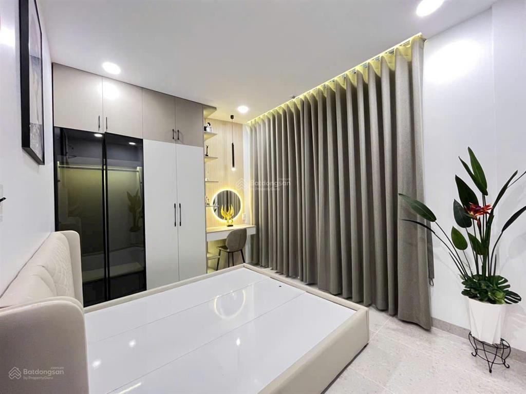 Bán gấp căn nhà mới, chỉ 8.5 tỷ/căn, có thang máy
