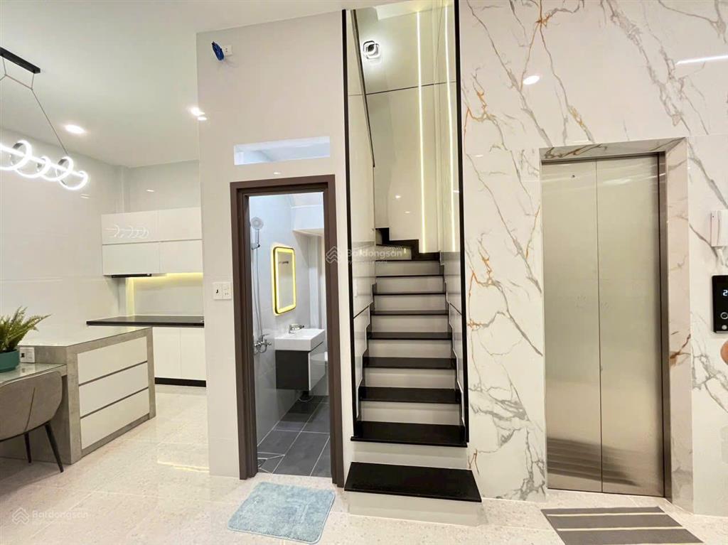 Bán gấp căn nhà mới, chỉ 8.5 tỷ/căn, có thang máy