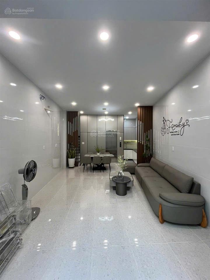 Bán gấp căn nhà mới, chỉ 8.5 tỷ/căn, có thang máy