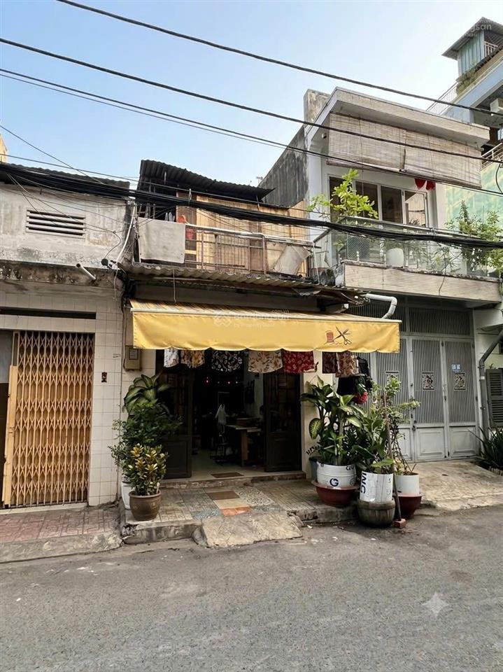 Bán gấp nhà mtnb 8m lạc long quân p.5 quận 11
