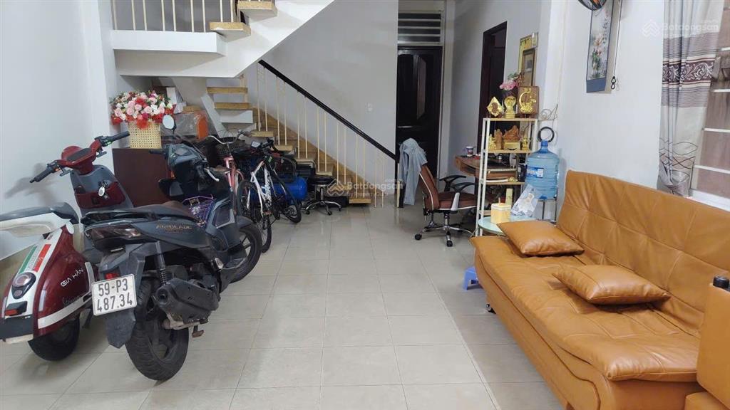 Kẹt tiền bán gấp nhà hẻm xe tải nhỏ vào tận nhà lạc long quân tân bình, 6,99 tỷ tl