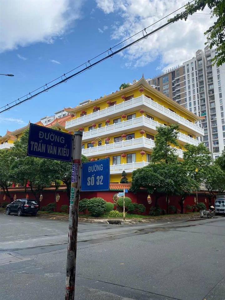 Nợ ngân hàng 17 tỷ cần bán gấp nhà mtkd góc 2 mt trần văn kiểu đs 23 khu bình phú quận 6