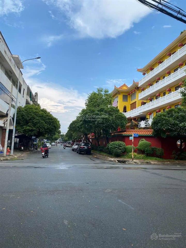 Nợ ngân hàng 17 tỷ cần bán gấp nhà mtkd góc 2 mt trần văn kiểu đs 23 khu bình phú quận 6