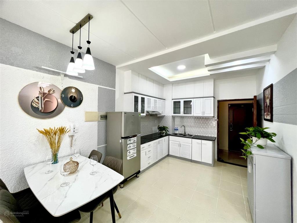 Bán gấp căn hộ sky garden ii, diện tích 71m2, giá 4.9 tỷ, 2pn, 1wc, nhà đang có hợp đồng thuê