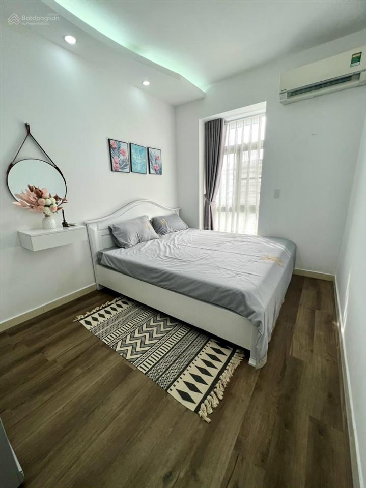 Bán gấp căn hộ sky garden ii, diện tích 71m2, giá 4.9 tỷ, 2pn, 1wc, nhà đang có hợp đồng thuê