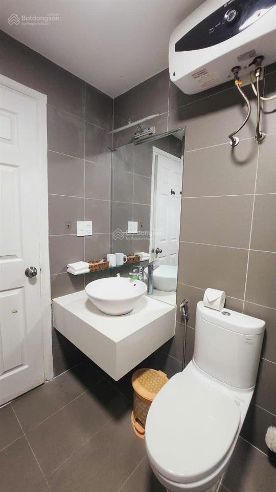 Bán nhanh căn hộ 80m2, chung cư scenic valley 1, giá 7.7 tỷ, nội thất đầy đủ, view hồ bơi.