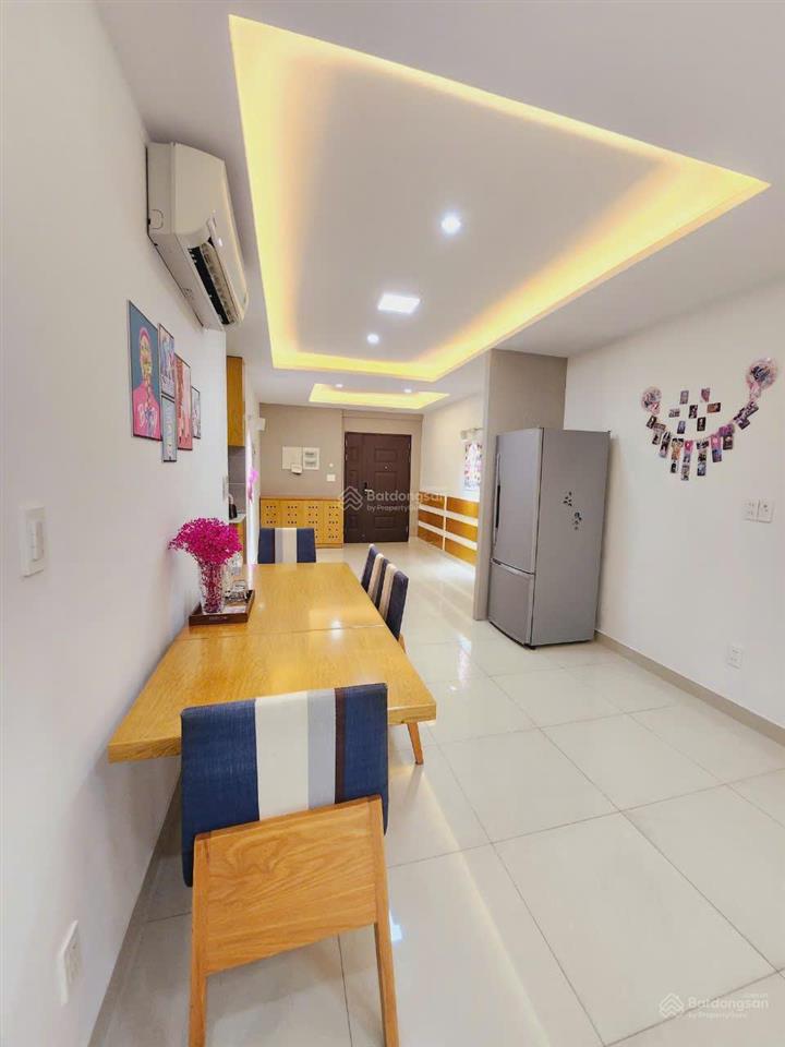 Bán nhanh căn hộ 80m2, chung cư scenic valley 1, giá 7.7 tỷ, nội thất đầy đủ, view hồ bơi.