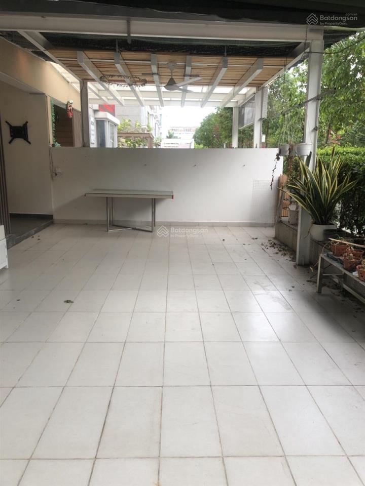 Cho thuê shophouse chung cư scenic valley 1, diện tích 77m2, + 28m2 sân, giá 22tr/tháng