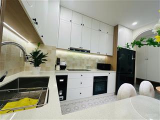Cần bán căn hộ 88m2, chung cư sky garden 1, giá 6850 tỷ, nhà đẹp, đang có hợp đồng thuê cao.