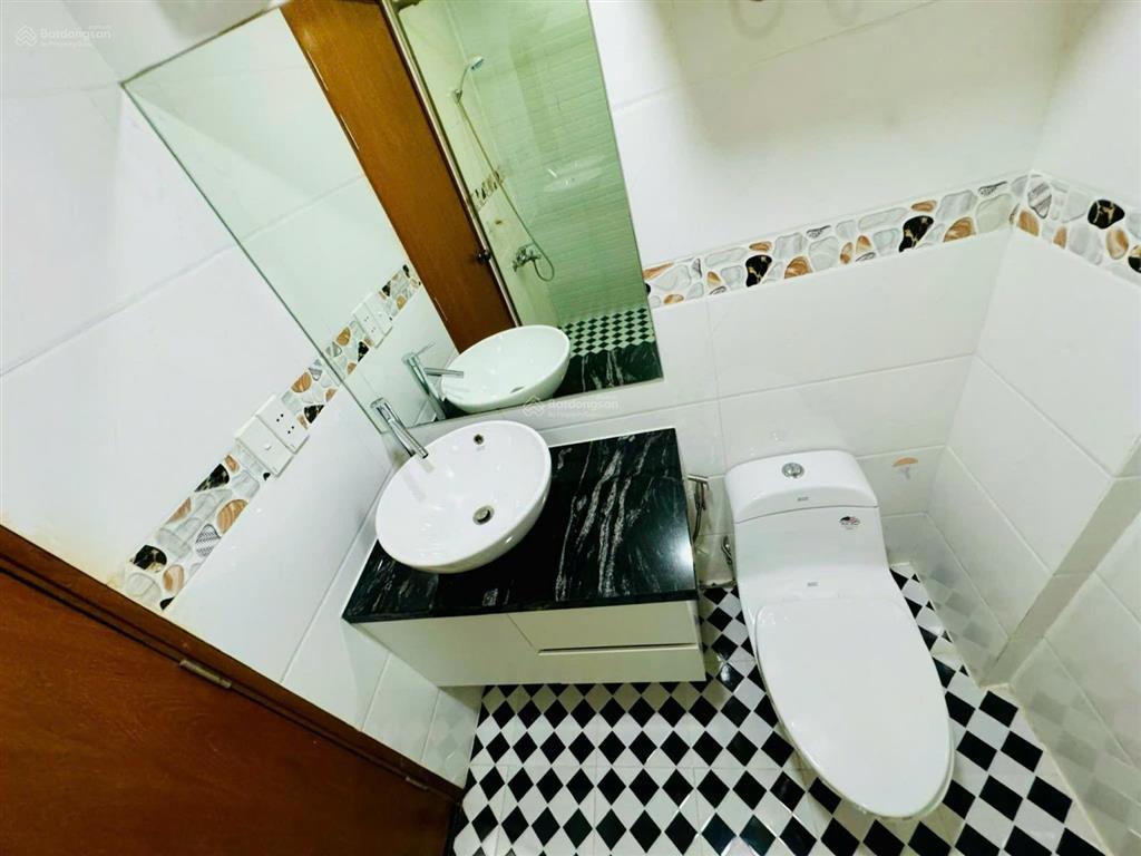 Bán căn hộ chung cư scenic valley 1, 110m2, 03pn, giá 10 tỷ, nhà đang có hợp đồng thuê.
