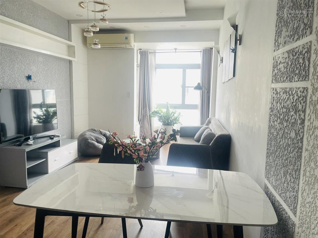 Cho thuê căn hộ 02pn, chung cư sky garden 2, nhà đầy đủ nội thất, giá cho thuê 15 triệu/tháng