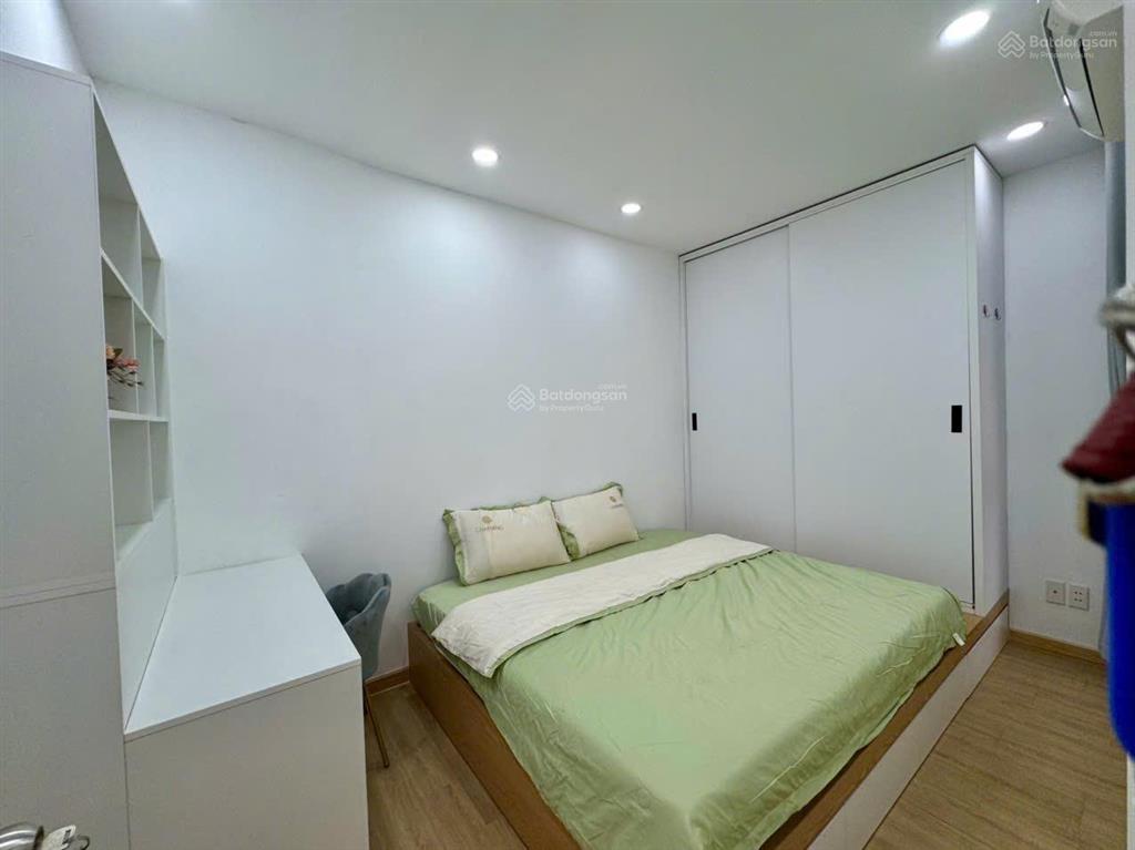 Bán gấp căn hộ 71m2, chung cư sky garden 2, giá 4.050 tỷ, nhà đang có hợp đồng thuê 15tr/tháng.