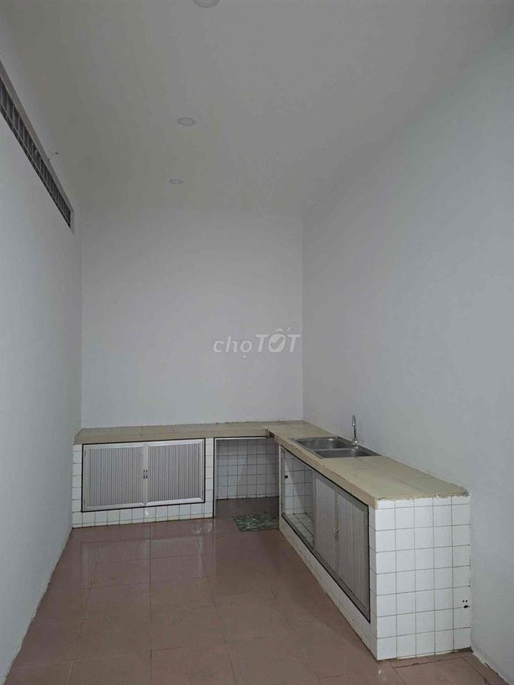 MẶT TIỀN KINH DOANH NGUYỄN VĂN CỪ CÁCH MƯỜNG THANH 100m