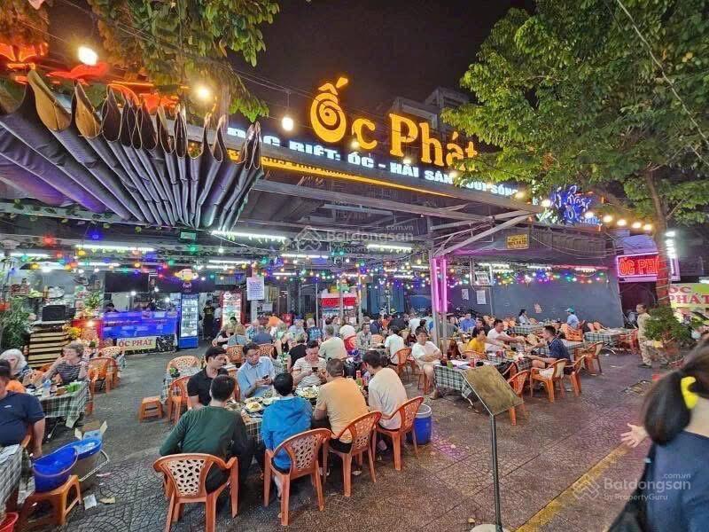 Cho thuê mặt bằng kinh doanh dtsd 700m2 khu vực ngã tư sở