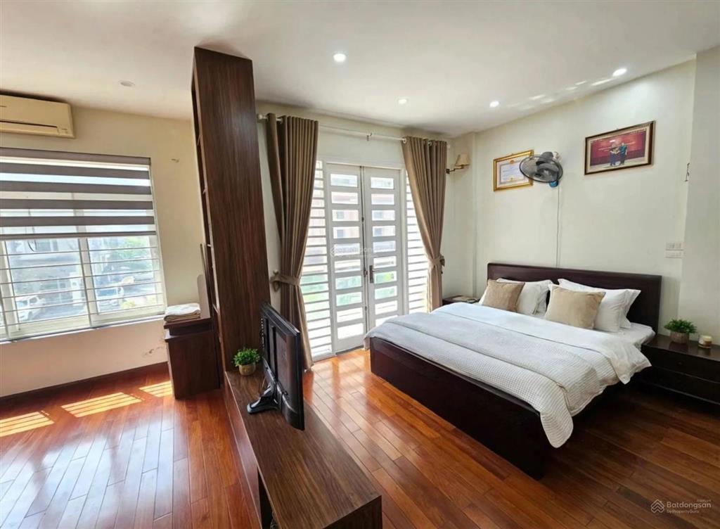 Bán nhà biệt thự phố liễu giai, lô góc, vỉa hè 2 bên 120 m²  chỉ 45 tỷ   0904 161 ***