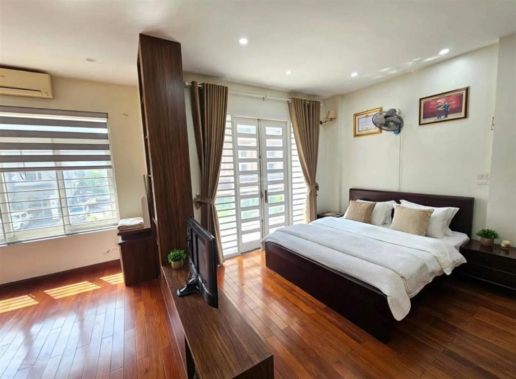 Bán biệt thự kim mã, 120m2, lô góc 2 mặt đường. chỉ 45 tỷ   0904 161 ***