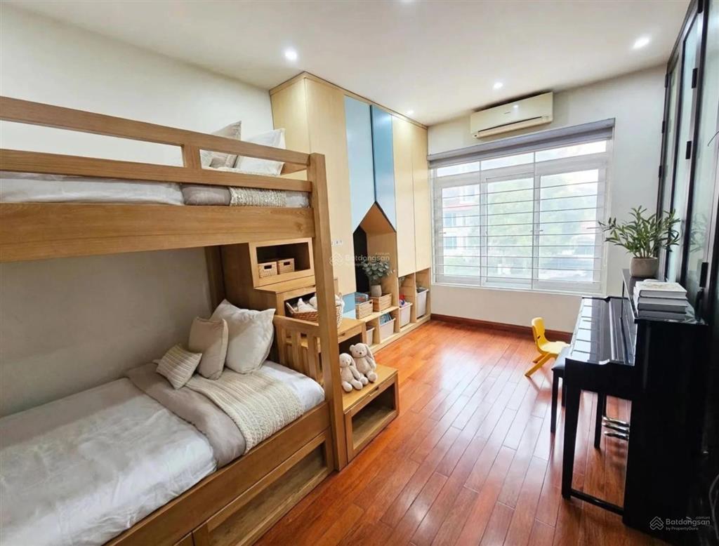 Bán biệt thự kim mã, 120m2, lô góc 2 mặt đường. chỉ 45 tỷ   0904 161 ***