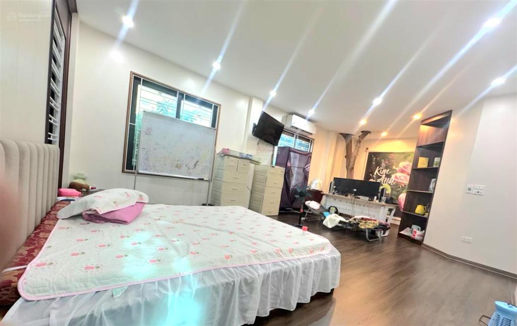 Bán biệt thự sân vườn ba đình 150m, 3 thoáng, 3 lối ô tô chỉ 45 tỷ   0904 161 ***