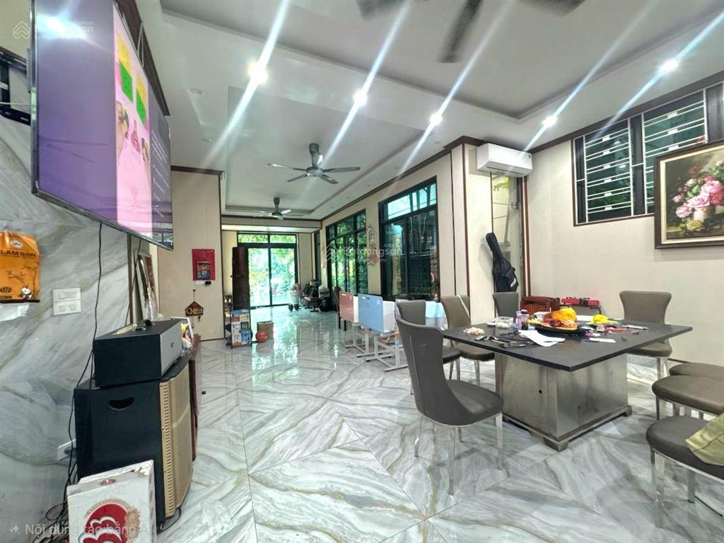 Bán biệt thự sân vườn ba đình 150m, 3 thoáng, 3 lối ô tô chỉ 45 tỷ   0904 161 ***