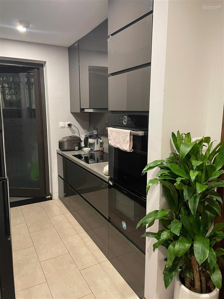 Chuyển lên duplex tôi bán căn 2 ngủ, 90m2, view thành phố chung cư sun ancora lương yên