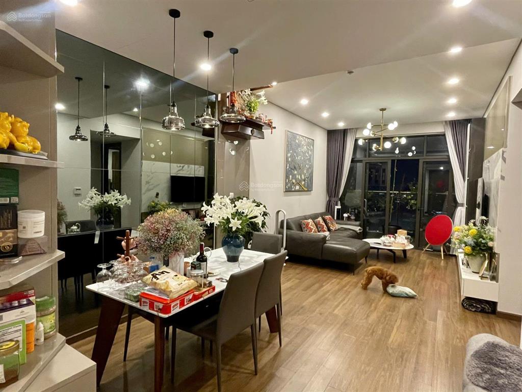 Chuyển lên duplex tôi bán căn 2 ngủ, 90m2, view thành phố chung cư sun ancora lương yên
