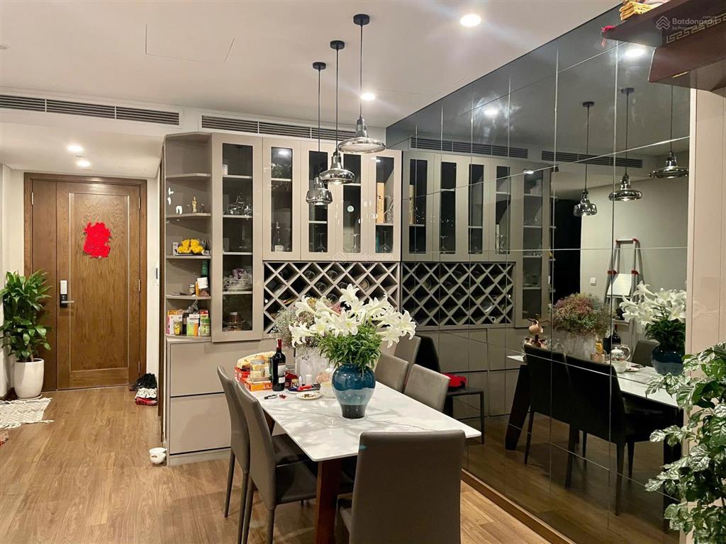 Chuyển lên duplex tôi bán căn 2 ngủ, 90m2, view thành phố chung cư sun ancora lương yên
