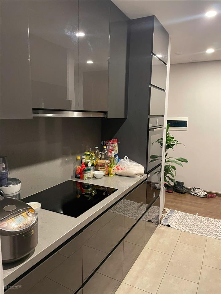 Chuyển lên duplex tôi bán căn 2 ngủ, 90m2, view thành phố chung cư sun ancora lương yên