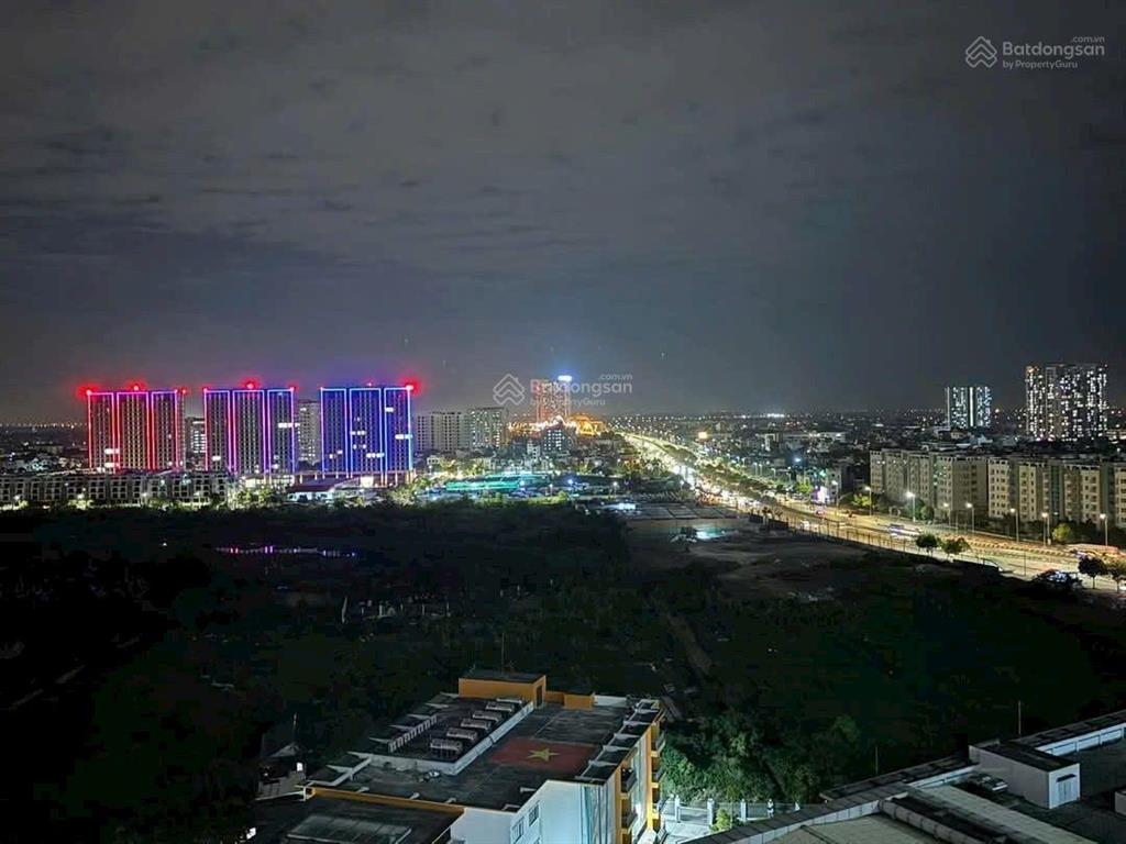 Hà nội homeland  bán căn 2pn 69m2 có ban công