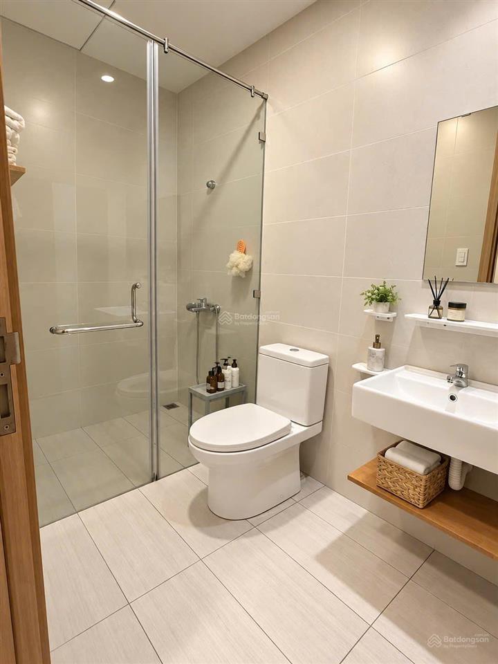 Chính chủ bán 2 pn, 63m2, ban công đông nam gió mát, sổ hồng, giá bán thiện chí 5,3 ty