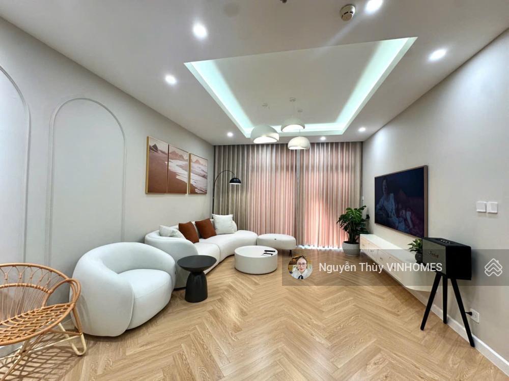 Bán căn hộ royal city 3 ngủ, full nội thất đẹp, 136m2, tòa r2 giá 14 tỷ