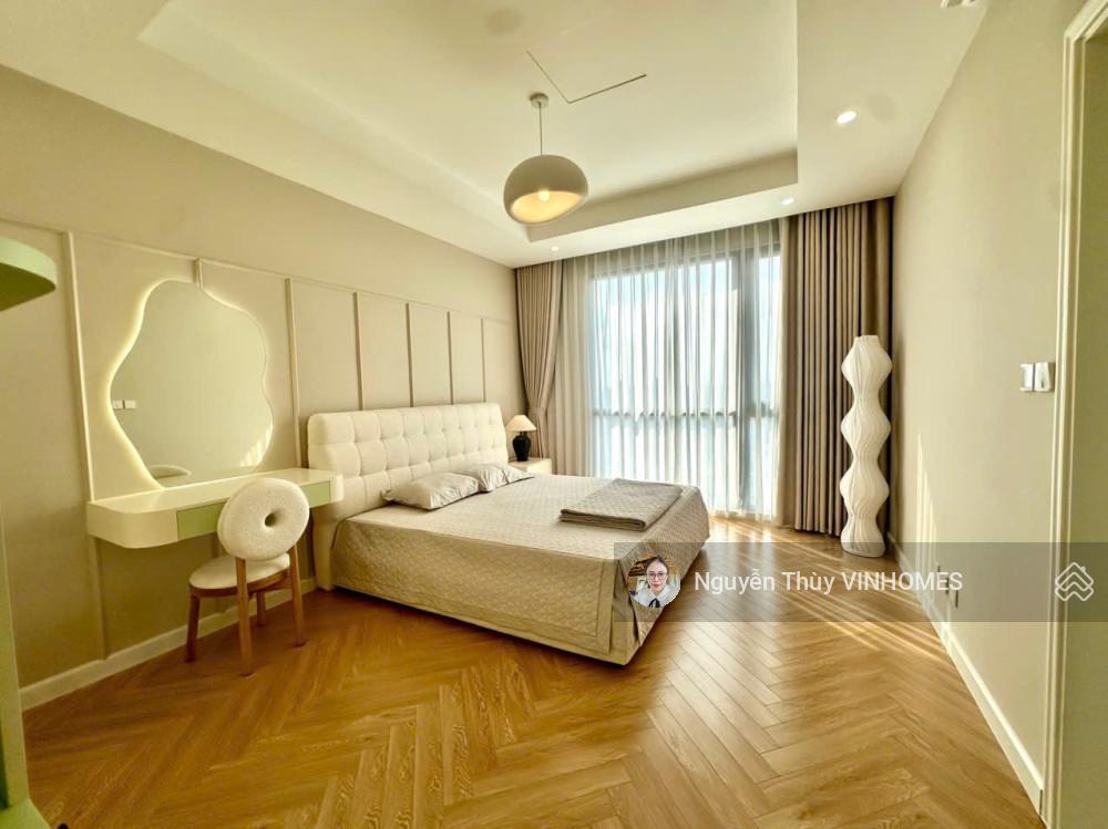 Bán căn hộ royal city 3 ngủ, full nội thất đẹp, 136m2, tòa r2 giá 14 tỷ
