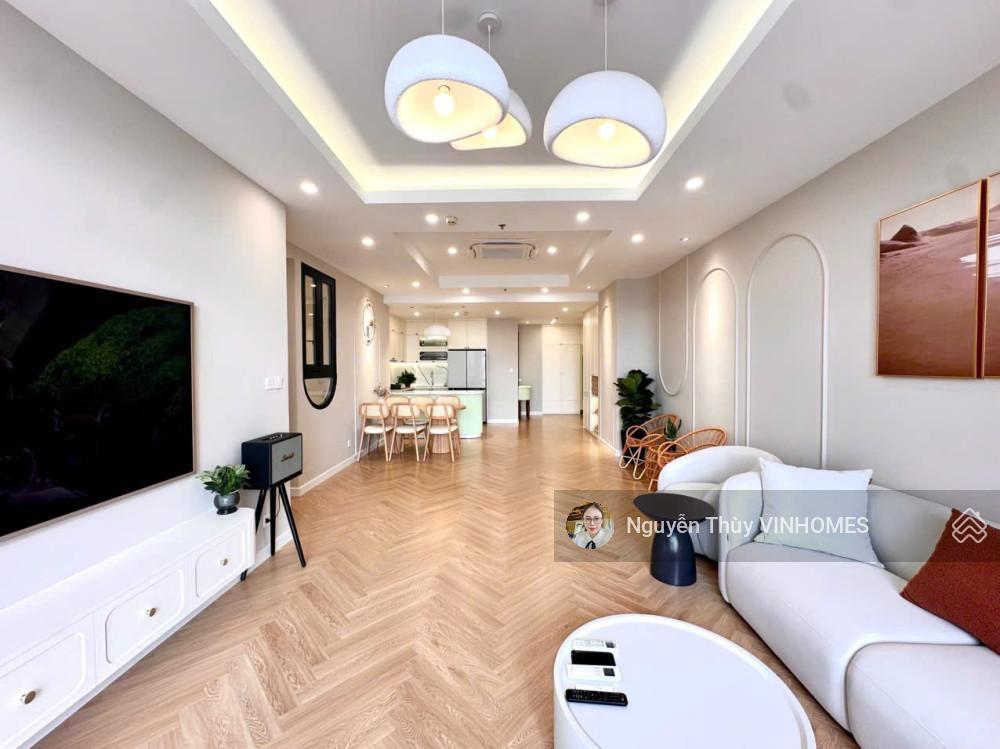 Bán căn hộ royal city 3 ngủ, full nội thất đẹp, 136m2, tòa r2 giá 14 tỷ