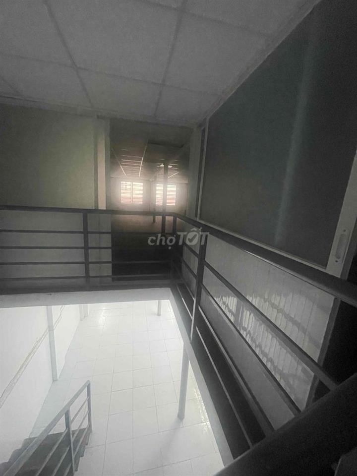 cho thuê 5*13 1 trệt 2 lầu hẻm 285 cmt8
