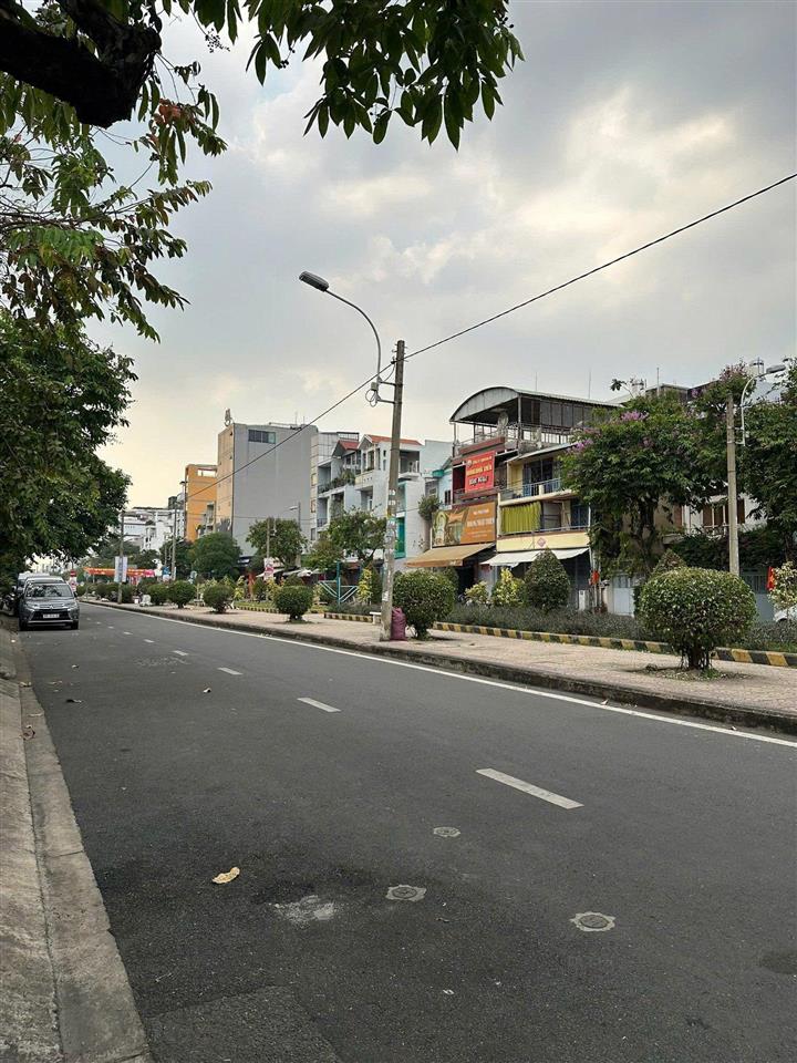 Bán nhà Mặt tiền Hiền Vương - thông ra Nguyễn Sơn, 4,1x20m, Cấp 4 - tiện xây, sổ A4, 12,5