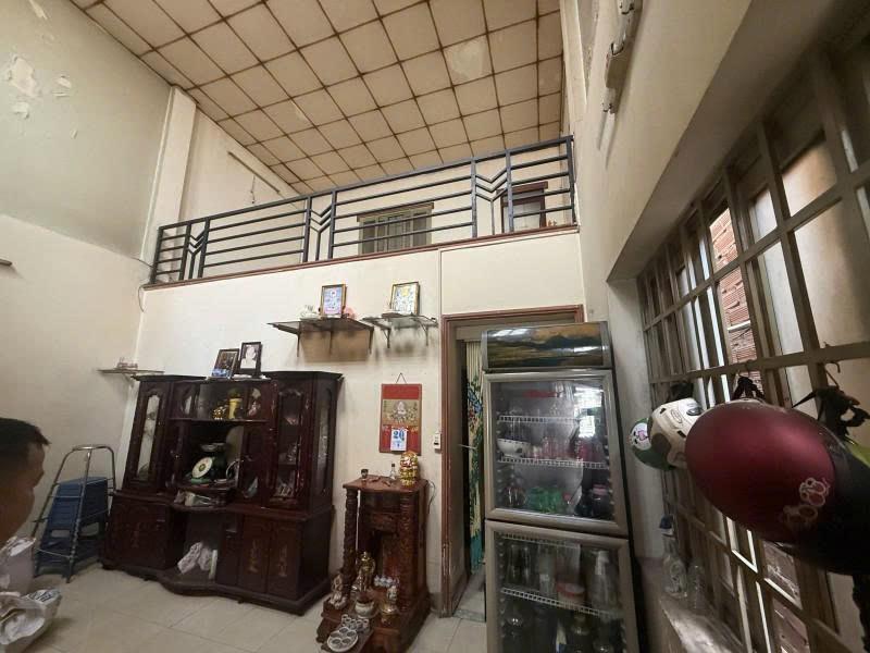 Bán Nhà Mặt tiền Kha Vạn Cân - giao Phạm Văn Đồng, 5,7x26m, 2 Tầng, 1 đời chủ, 21,5 tỷ.