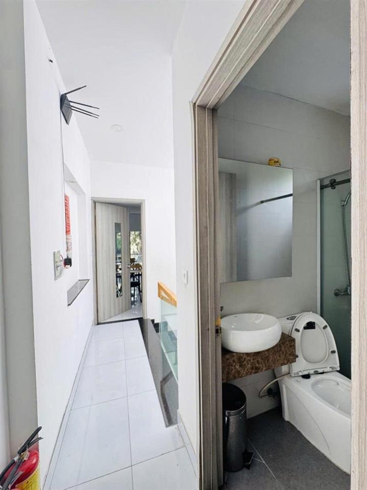 Hạ sân 3 Tỷ, Bán gấp nhà Mặt tiền Võ Thị Sáu gần Trương Định, 3,5x16m, 3 Tầng, còn 11,9