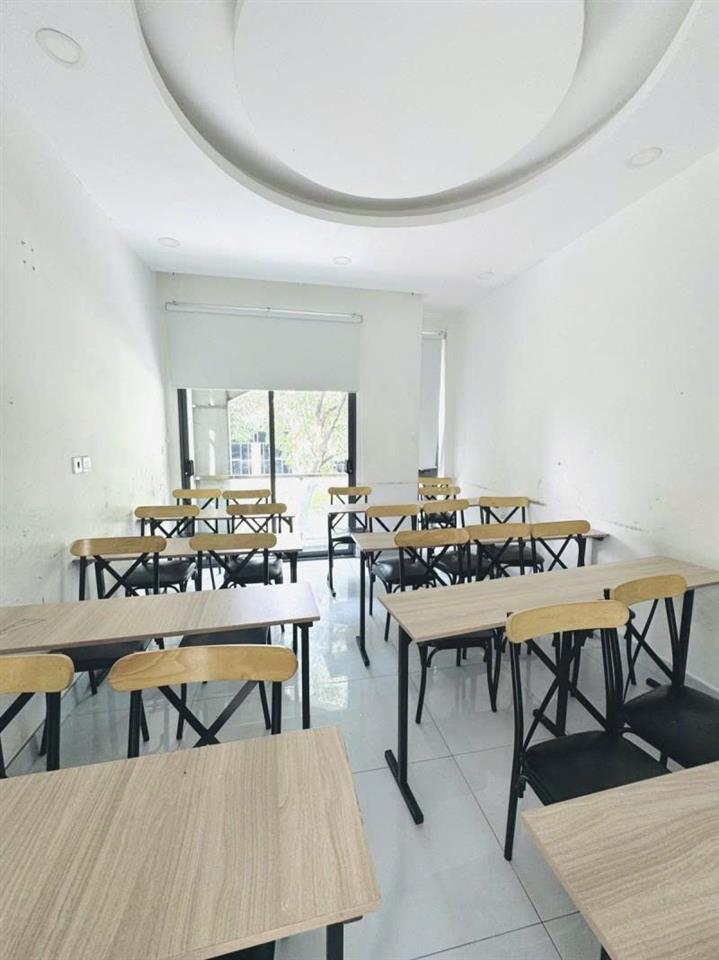 Hạ sân 3 Tỷ, Bán gấp nhà Mặt tiền Võ Thị Sáu gần Trương Định, 3,5x16m, 3 Tầng, còn 11,9