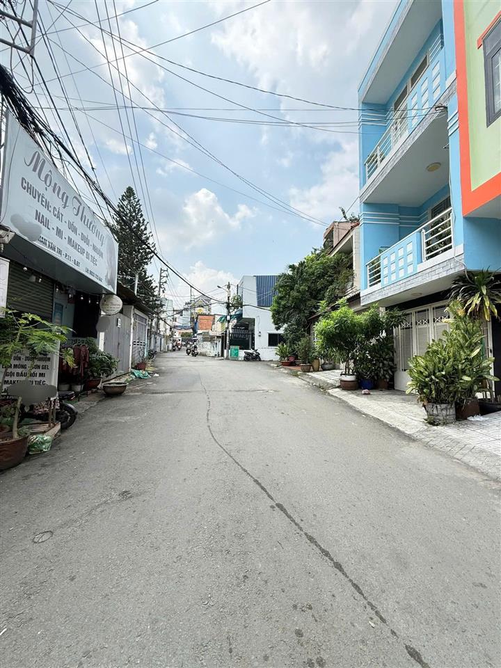 Bán nhà Hẻm 8m Lạc Long Quân - gần Hòa Bình, 88m2 (4,3x20m), 2 Tầng, 1 đời chủ, 9,9 Tỷ.