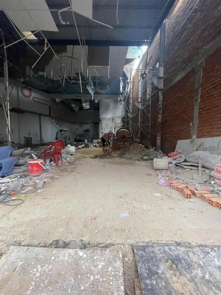 Bán nhà Mặt tiền Hoàng Xuân Nhị - giao Âu Cơ, 5,1x17m, hiện trạng C4 - tiện xây, 10,5 tỷ.