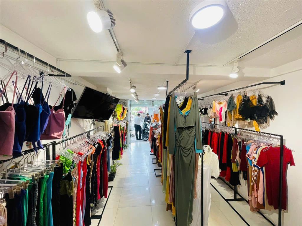 Bán nhà Mặt tiền Nguyễn Trãi - giao Trần Bình Trọng, 3,3x10m, 5 Tầng - 4 PN, hạ  15,3 Tỷ.