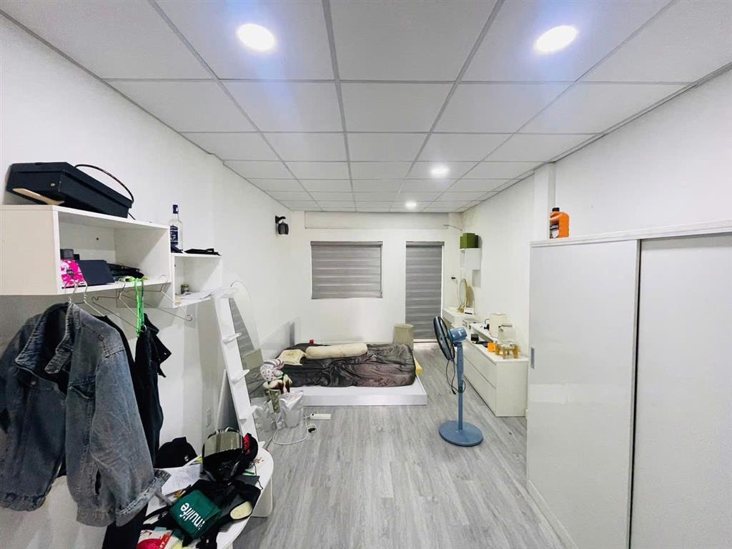 Bán nhà Mặt tiền Nguyễn Trãi - giao Trần Bình Trọng, 3,3x10m, 5 Tầng - 4 PN, hạ  15,3 Tỷ.